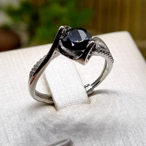 R0155 - Black Moissanite Ring - 1.0ct