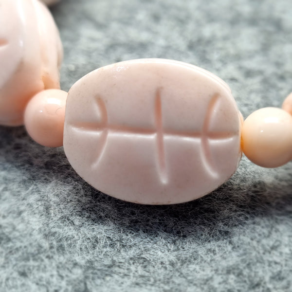 B0588 - Tortoise Shell Pink Tridacna Bracelet (女王贝) - 16.5mm